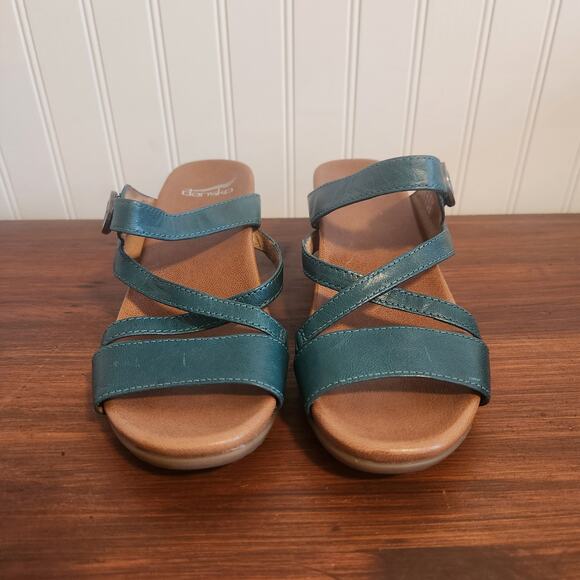Dansko Womens Size 7.5/38 Man Made Leather Teal Open Toe Chunky Heel Sandals New - Picture 1 of 10